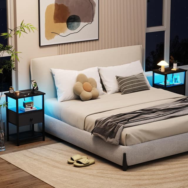 Detalle 2 de AMHANCIBLE HETS01BK set of 2 bedside tables with charging station and RGB LED lights