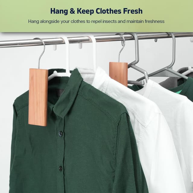 Detalle de Pack of 8 Cedarwood hanging moth repellent blocks for wardrobes and drawers