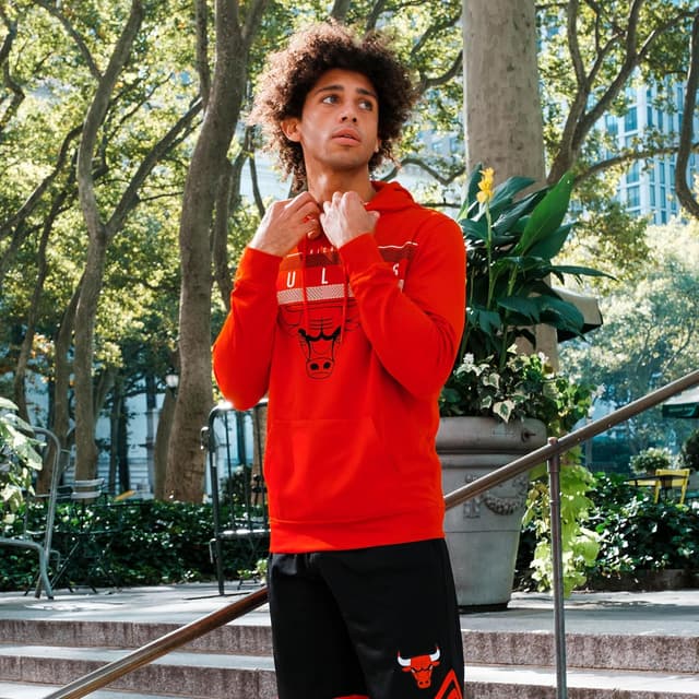 Detalle 2 de Ultra Game Men’s NBA Official Super Soft Midtown Hoodie Sweatshirt