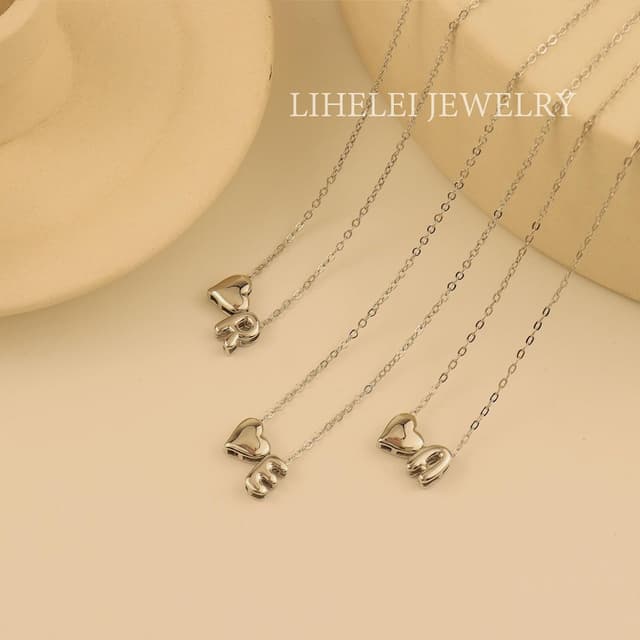 Detalle 2 de LIHELEI Silber-Herz-Initialen-Halskette (925) von A bis Z – zierliche Herz-Anhänger für Damen