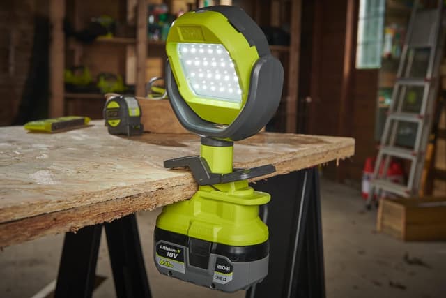 Thumbnail 5 de Ryobi RLCL18-0 torcia a LED con pinza 18V, fino a 1.000 lumen (batteria non inclusa)