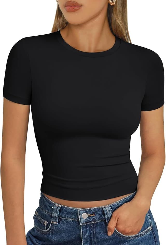 Detalle de Trendy Queen Women’s Basic Y2K T-Shirts (Short Sleeve, Fitted) — Summer Training & Gym Tops