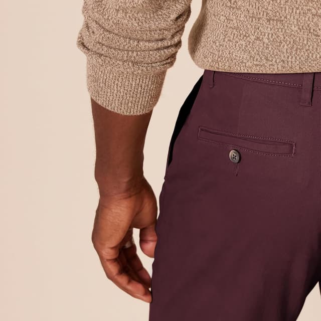 Detalle de Amazon Essentials Men’s Slim-Fit Casual Stretch Chino Trousers (Khaki)