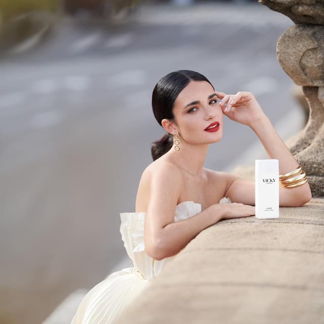 Detalle de VICKY MARTIN BERROCAL Vichy Eau de Cologne für Frauen (100 ml) – Melocotón, Casis & florale Noten