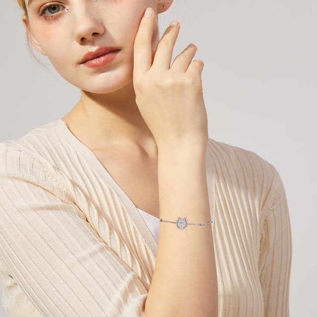 Detalle 2 de J.MUEN Damen-Armband aus 925 Sterling Silber mit Tier-Motiv (Hufeisen & Kreuz) – mit Geschenkbox