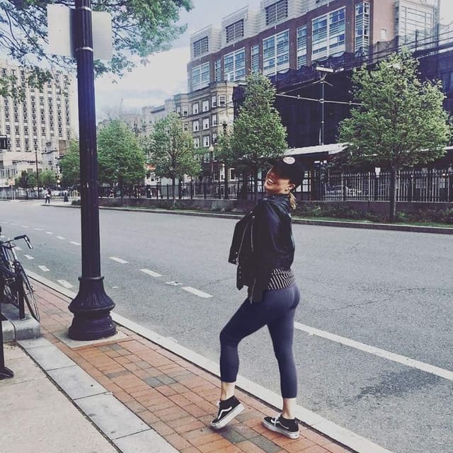 Detalle de ACTINPUT Women’s High Waisted Tummy Control Capri Leggings (Black) – L-XL (UK 14-24)