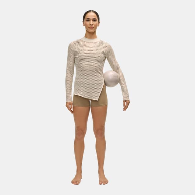 Detalle de CASALL Open Mesh Longsleeve de mujer: camiseta de manga larga para estudio (yoga, pilates y barra)