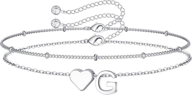 Detalle de TINGN bracciale da donna placcato oro multistrato con lettera monogramma e cuori dorati (15 cm + estensione)