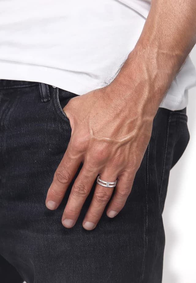Detalle 2 de Kuzzoi Massiver Herrenring 6 mm aus 925 Sterling Silber – puristischer Bandring (Ringgröße 60–66)