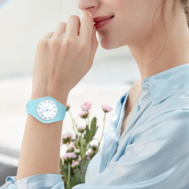 Detalle 2 de AOOSU Damen Analog Quarz Uhr mit Silikonband – sportlich, schlicht & alltagstauglich