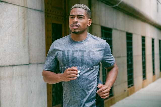 Detalle 2 de Ultra Game Men’s NBA Official Super Soft Supreme T-Shirt