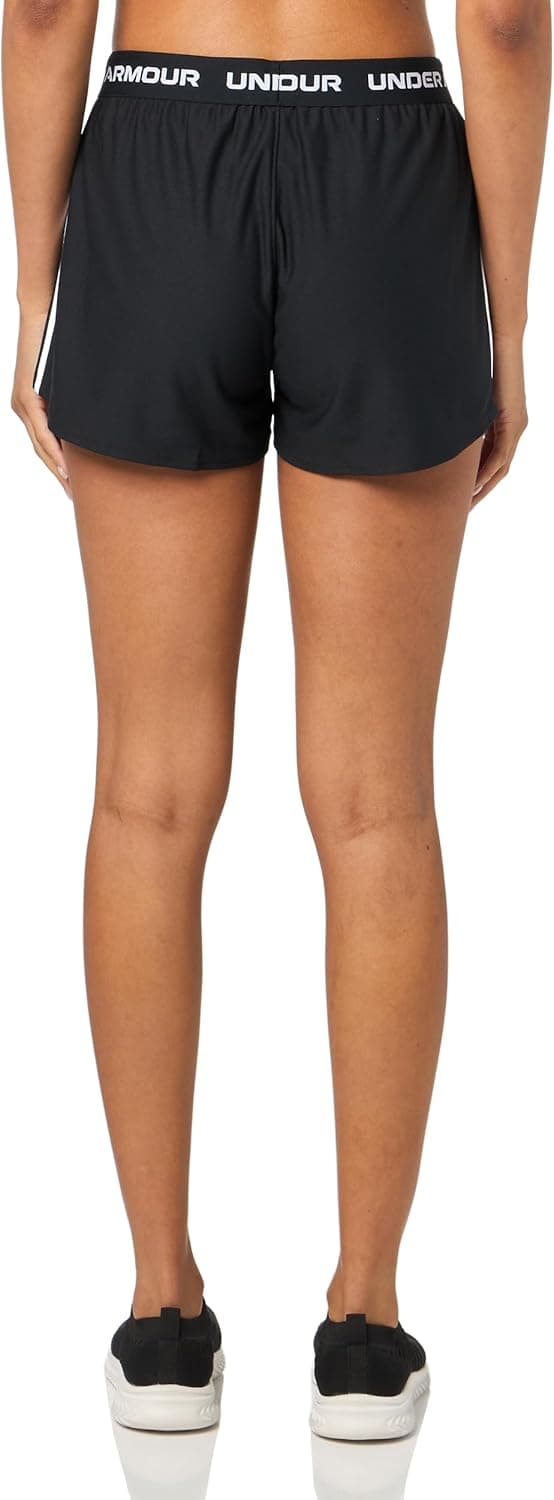 Detalle 2 de Under Armour Women’s Tech Play Up Shorts (Black) — shaped hem running gym shorts with open-hand pockets