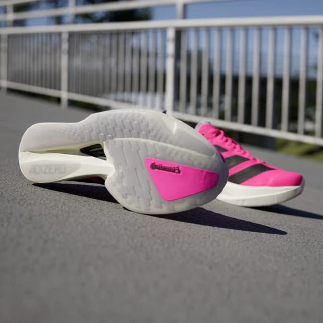 Detalle de adidas Zapatilla Adizero Takumi Sen 11 en color rosa