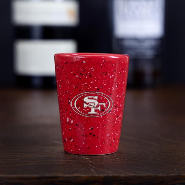 Detalle 2 de Rico Industries NFL Team Logo Wordmark Ceramic 2oz Shot Glass