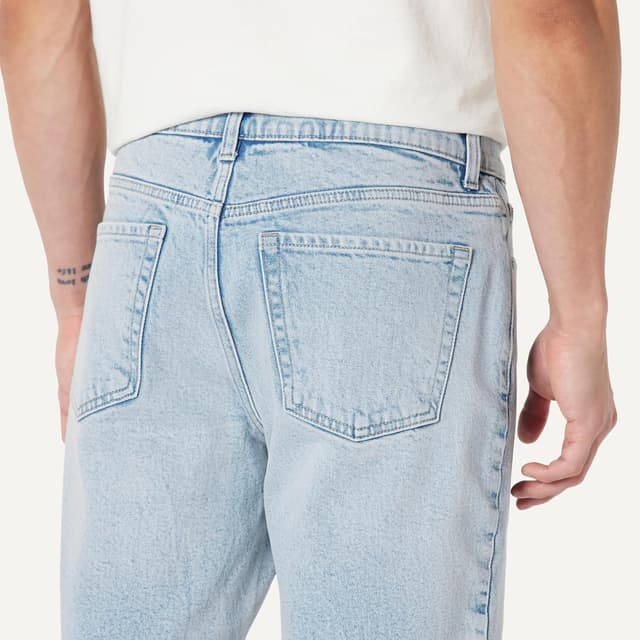 Detalle 2 de Amazon Essentials Men’s Heavyweight Stretch Straight-Fit Jean Shorts (9-inch inseam)