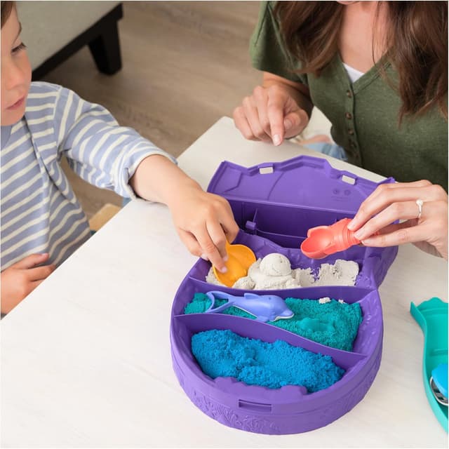Thumbnail 6 de Kinetic Sand Project Planet Ozean Spielset (680 g magischer Sand) mit 4 Meerestier-Werkzeugen – für Kinder ab 3 Jahren