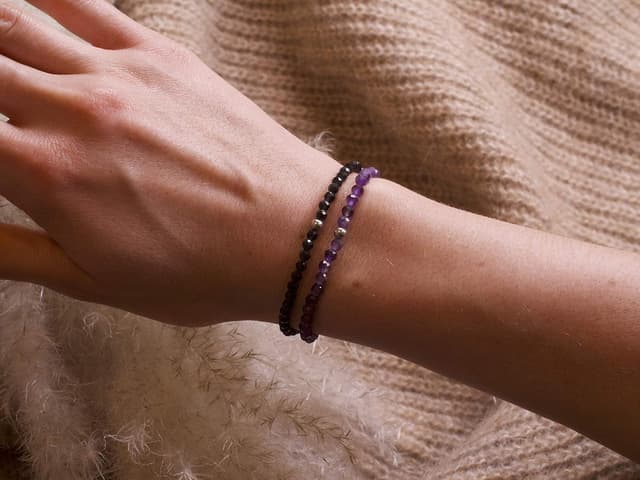 Detalle de BERGERLIN Echtes Naturstein Perlenarmband mit Amethyst, 925-Silberperle und Echtheitszertifikat – unisex