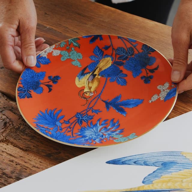 Thumbnail 4 de Wedgwood Wonderlust Golden Parrot 21 cm 🍽️