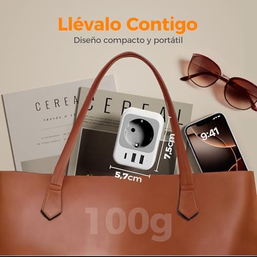 Detalle de TESSAN adaptador enchufe italiano a España con 3 USB tipo L (2500 W) en blanco