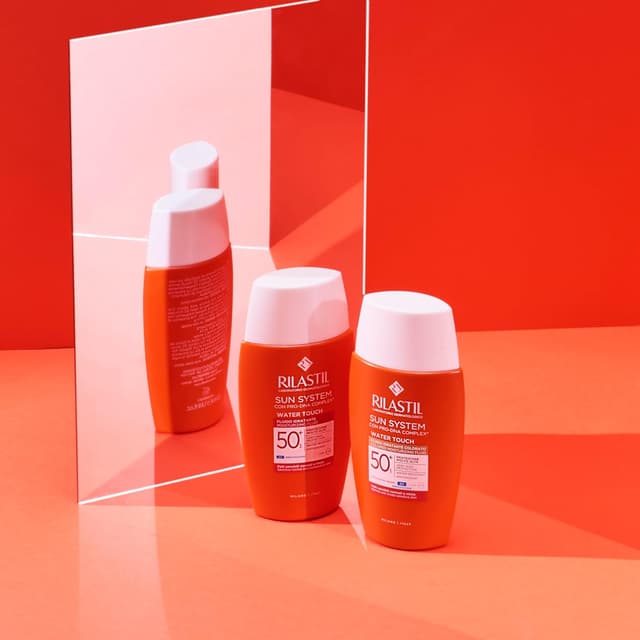 Detalle 2 de Rilastil Sun System Water Touch Fluido Comfort Color SPF 50+ 50 ml