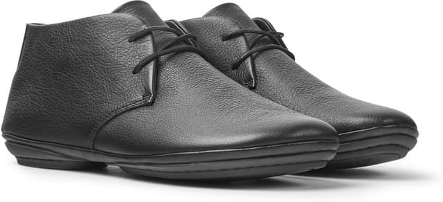 Detalle de Camper Girl’s Right Nina-k400221 ankle boot in black leather