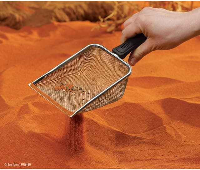 Detalle 2 de Exo Terra Scoop Metallschaufel für Reptilienkot – praktische Schaufel zum Reinigen im Terrarium (1 Stück)