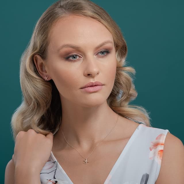 Detalle 2 de Namana collana con ciondolo a stella marina placcato oro o argento