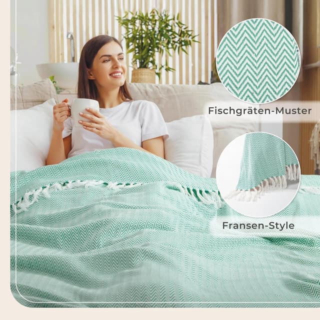 Detalle 2 de Gräfenstayn Premium Tagesdecke mit Fransen – 100% Baumwolle, Fischgrätenmuster, 150 x 200 cm (Mint)