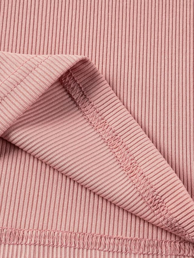 Detalle 2 de KISLOVE girls’ ribbed ruffle T-shirt and shorts set (summer 2-piece)