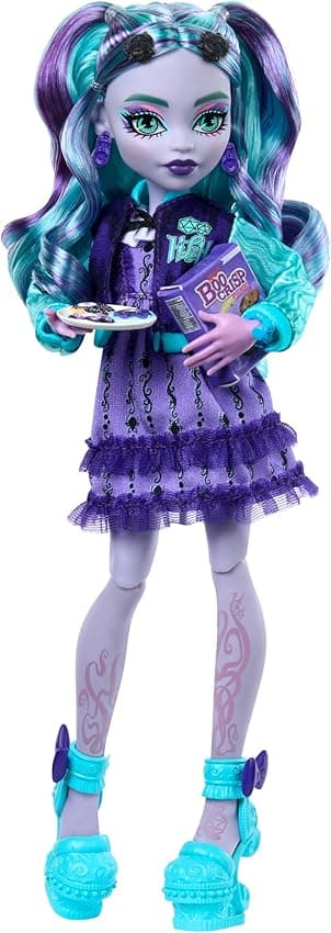 Detalle de Monster High Fearbook Twyla 🎀, Muñeca con Estilo Universitario