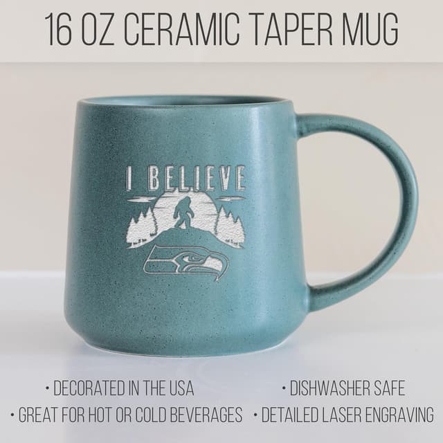 Detalle de Rico Industries NFL Football Tonal 16oz Ceramic Taper Mug