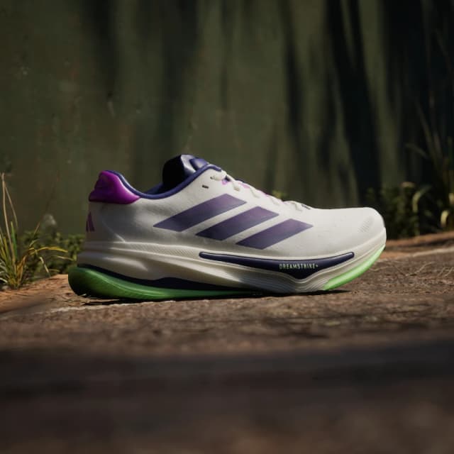 Detalle 2 de adidas Supernova Prima 2: zapatilla blanca para entrenar con comodidad diaria