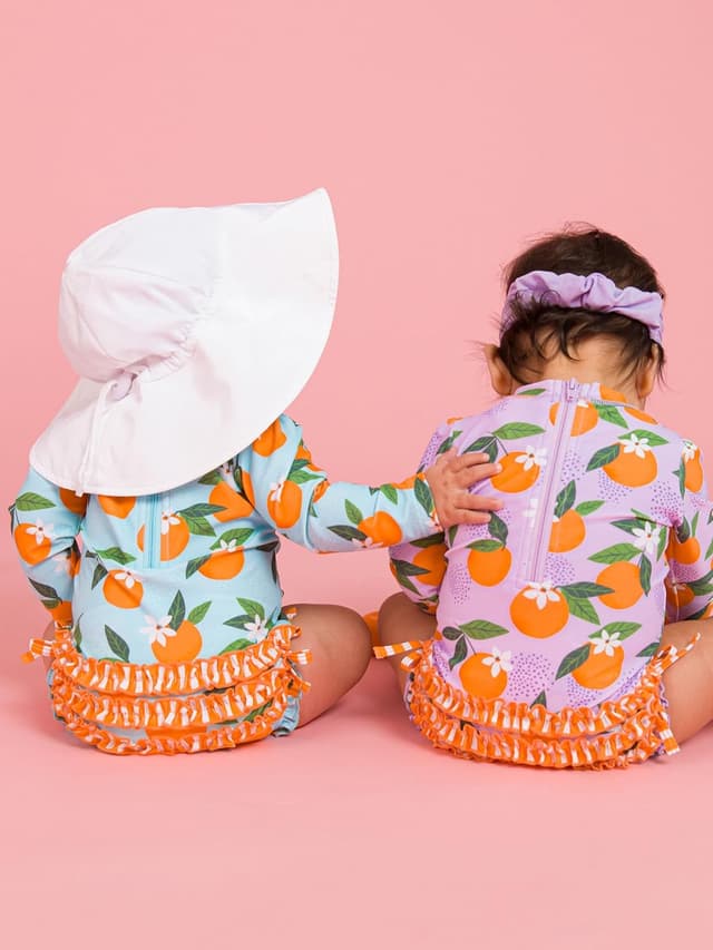 Detalle de RuffleButts Floral Rash Guard 50