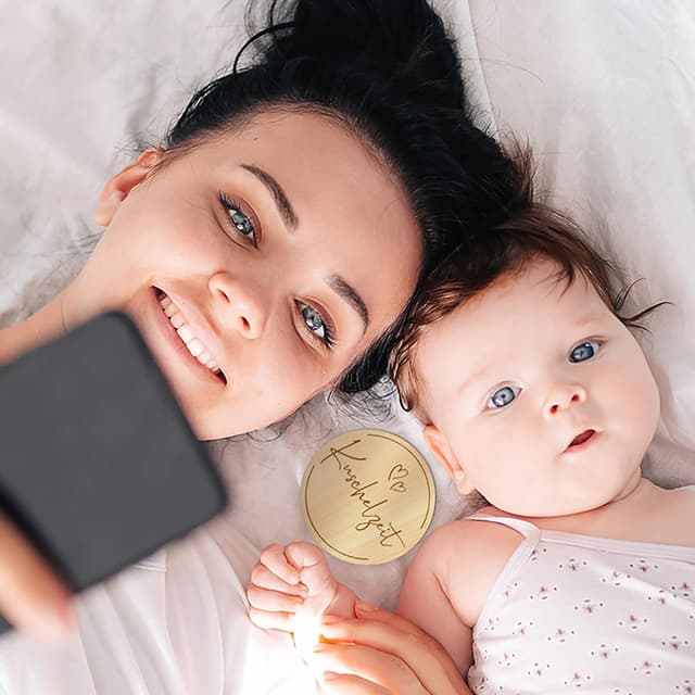 Detalle de Prinzental Meilensteinkarten Baby aus Holz mit 40 Meilensteinen, Blankokarte und Stoffbeutel