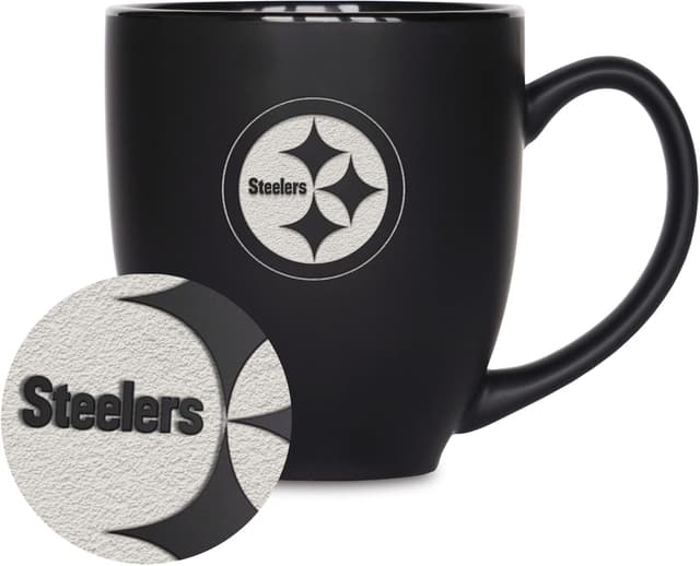 Detalle de Rico Industries NFL Football 15oz Matte Black Bistro Mug with Team Logo Etched