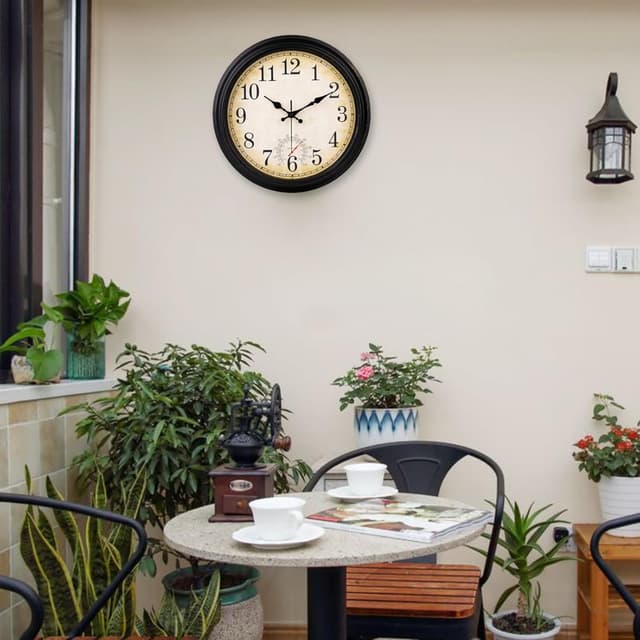 Detalle 2 de Jomparis Wanduhr mit Temperaturanzeige (40 cm) in Antik-Bronze für außen