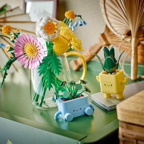 Detalle 2 de LEGO Botanicals 10347 Ramillete Rayos de Sol: ramo de margaritas y tulipanes para construir y decorar