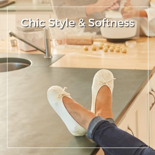 Thumbnail 6 de isotoner Satin Ballerina Slippers, stretch fit