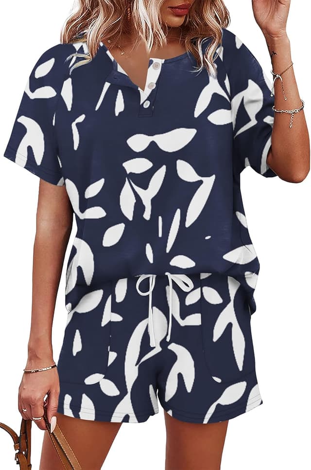 Detalle de WIHOLL Women’s 2-Piece Lounge Set (Button-Down Top + Drawstring Shorts with Pockets)