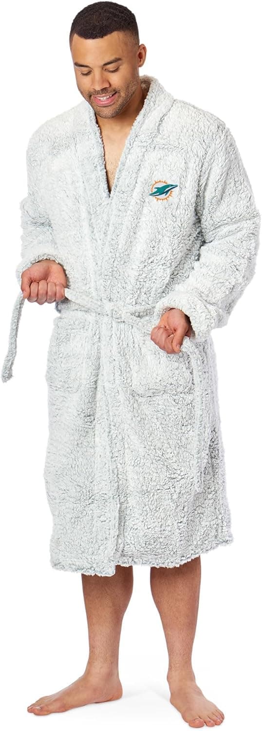 Detalle 2 de Northwest NFL Sherpa Bath Robe (Small/Medium)
