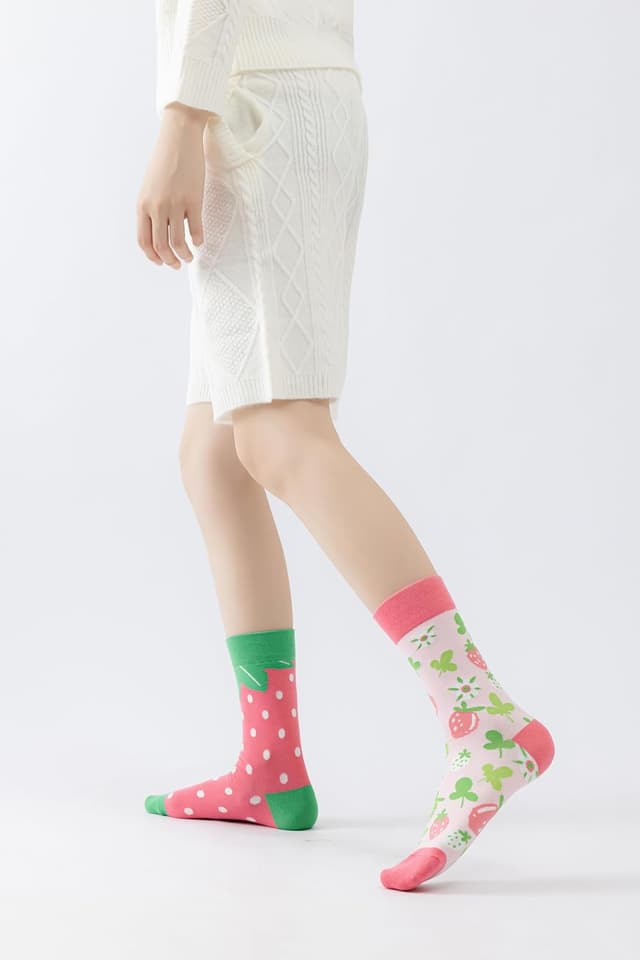 Detalle de NxnChc lustige Socken für Damen & Herren (unisex) – asynchrones Design links/rechts aus Baumwollmischung