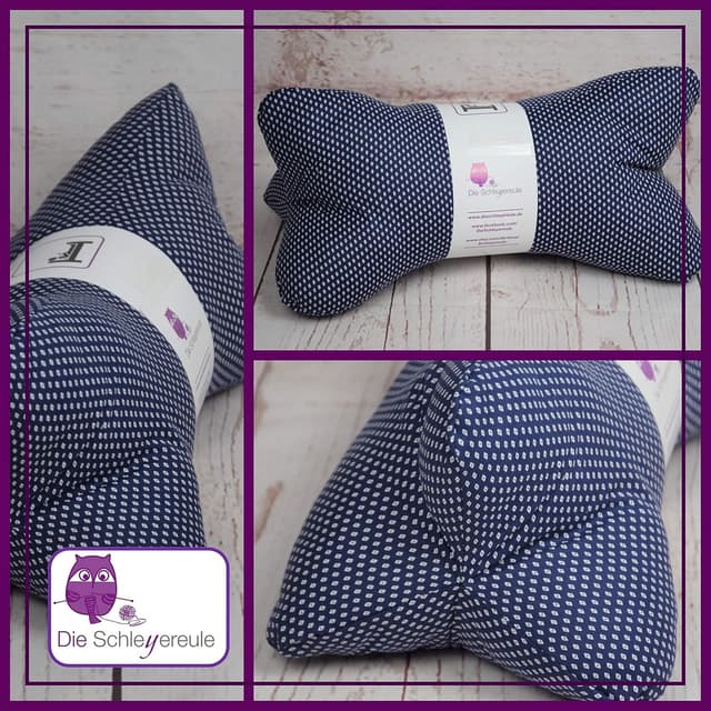 Detalle 2 de Leseknochen Nackenkissen Sterne Streifen „Dezent Blau“ – handgestopft, waschbar, vielseitig nutzbar
