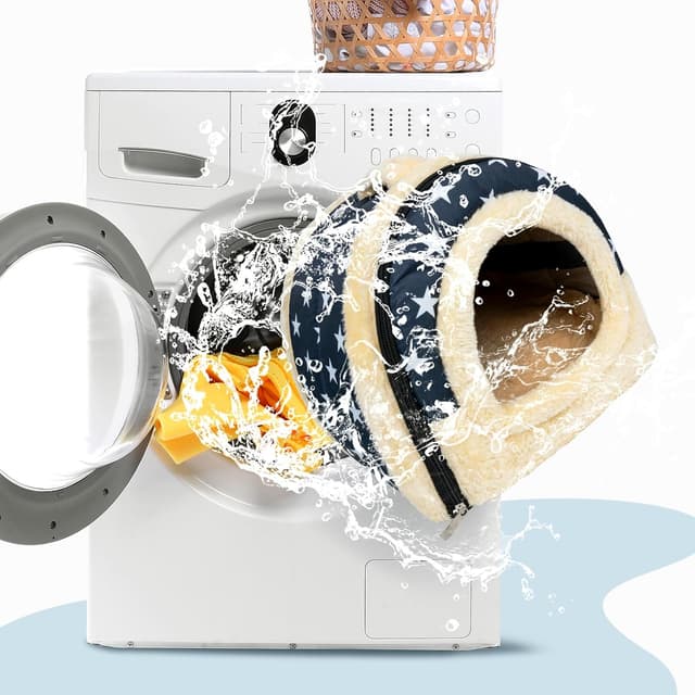 Detalle 2 de Pantula Warm Guinea Pig Bed House (Blue Star) – cave-style hideout with removable pad