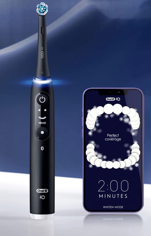 Detalle 2 de Oral-B iO 6N Schwarz + iO Sanfte Reinigung Aufsteckbürste 🪥