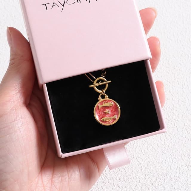 Thumbnail 6 de TaYolnFaSo Halskette mit Knebelanhänger für Damen, 18K vergoldete rote Emaille – Motiv Fische (12 Sternbilder)