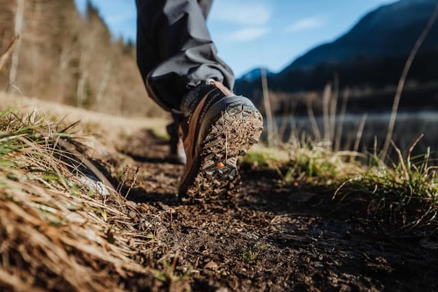 Detalle 2 de Salomon X Ultra 360 Leather Gore-Tex : chaussures de randonnée imperméables pour femme, stabilité et adhérence tout temps