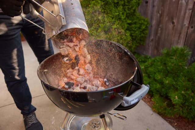 Thumbnail 6 de Weber Original Kettle 47 cm Schwarz – Holzkohlegrill für direktes & indirektes Grillen