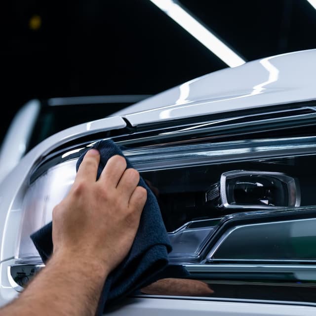 Detalle de Nettoyant et scellant pour phares 2 en 1 Turtle Wax – redonne aux phares leur aspect neuf