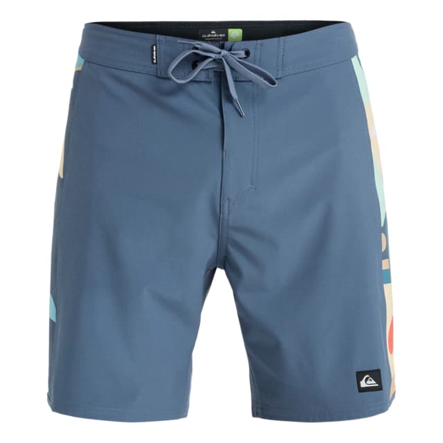 Detalle de Quiksilver Surfsilk Arch 18 bañador corto de hombre con tratamiento hidrofóbico