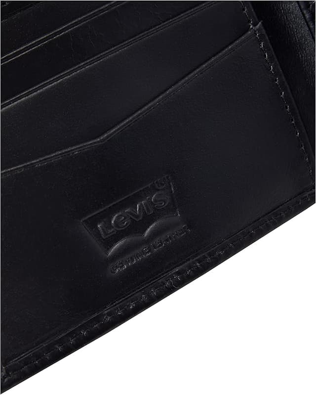 Detalle de Levi's Casual Classics Hunte Coin Bifold — Marrón 👝